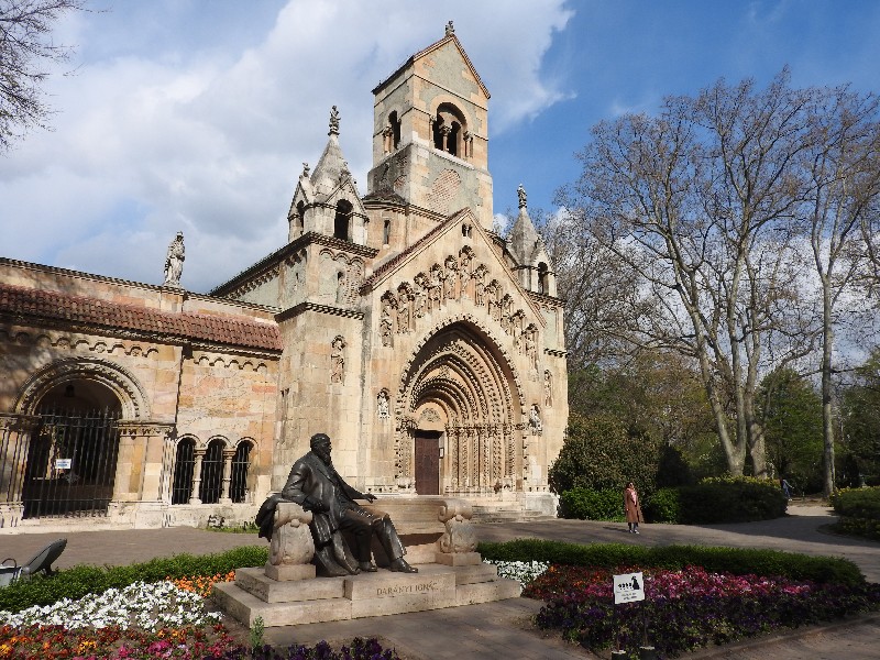 39 Vajdahunyad Castle 